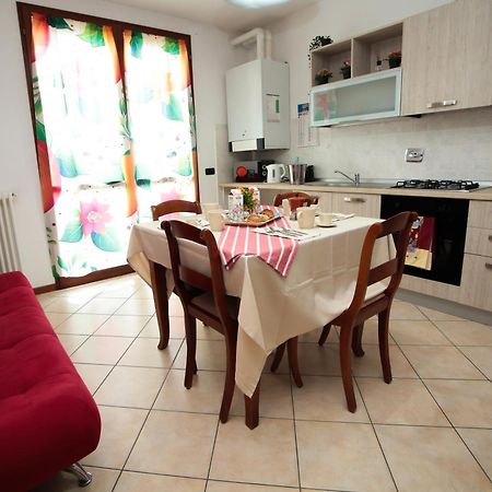 Guest House Onde Chiare Reggio Emilia Bagian luar foto