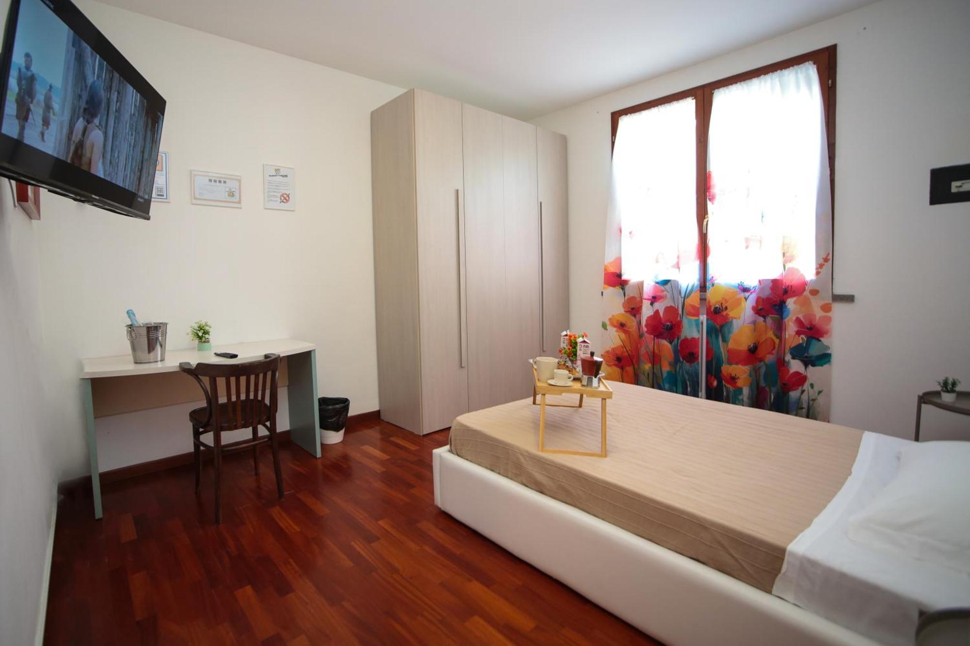 Guest House Onde Chiare Reggio Emilia Bagian luar foto